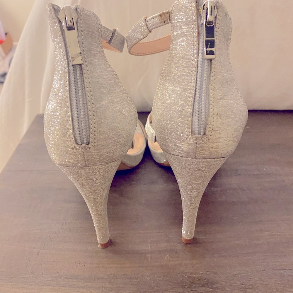 3-strap heels - Picture 2 of 2